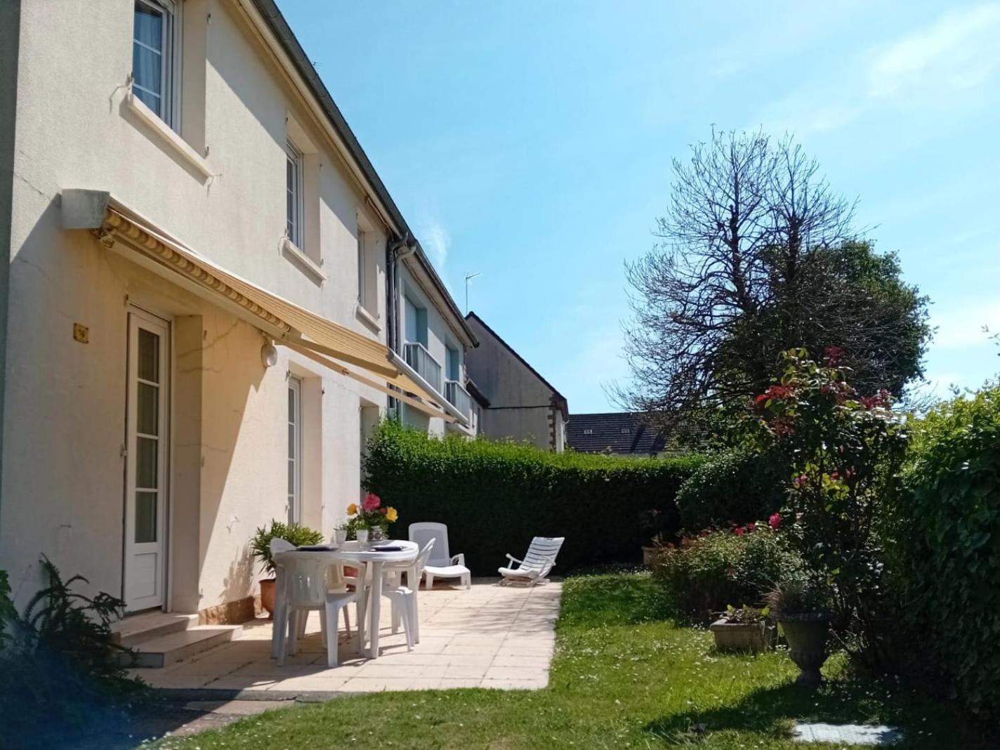 Maison De Charme Proche Centre Ville Avranches Exterior photo